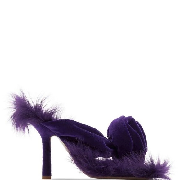 BURBERRY
Step Rose velvet thong sandals size 37.5 - Picture 2 of 5